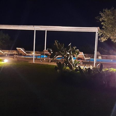 Villa Mest Pepp โมโนโปลี ภายนอก รูปภาพ