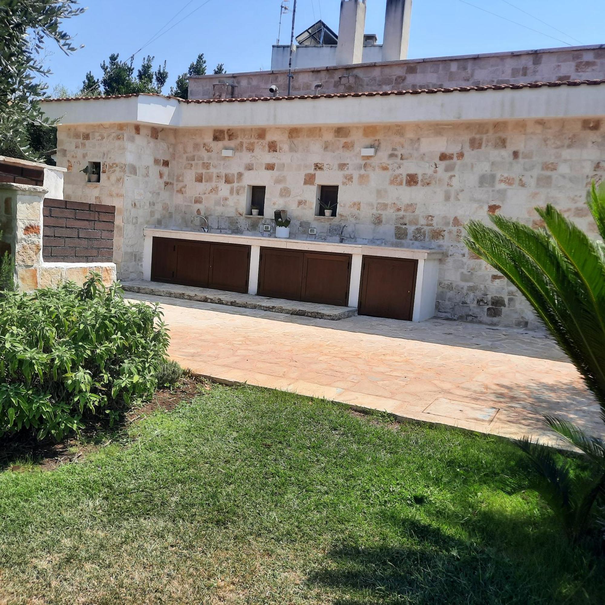 Villa Mest Pepp โมโนโปลี ภายนอก รูปภาพ