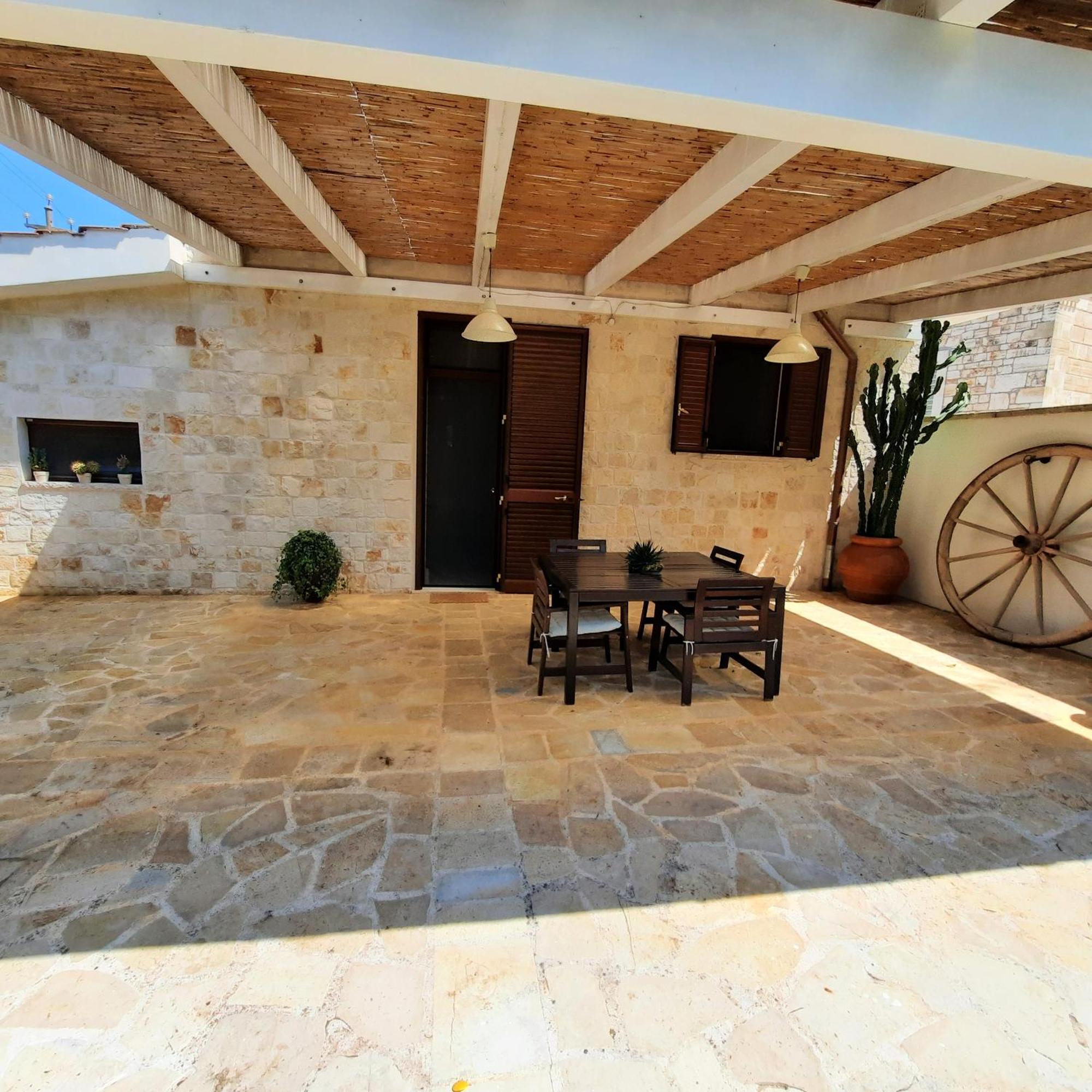 Villa Mest Pepp โมโนโปลี ภายนอก รูปภาพ