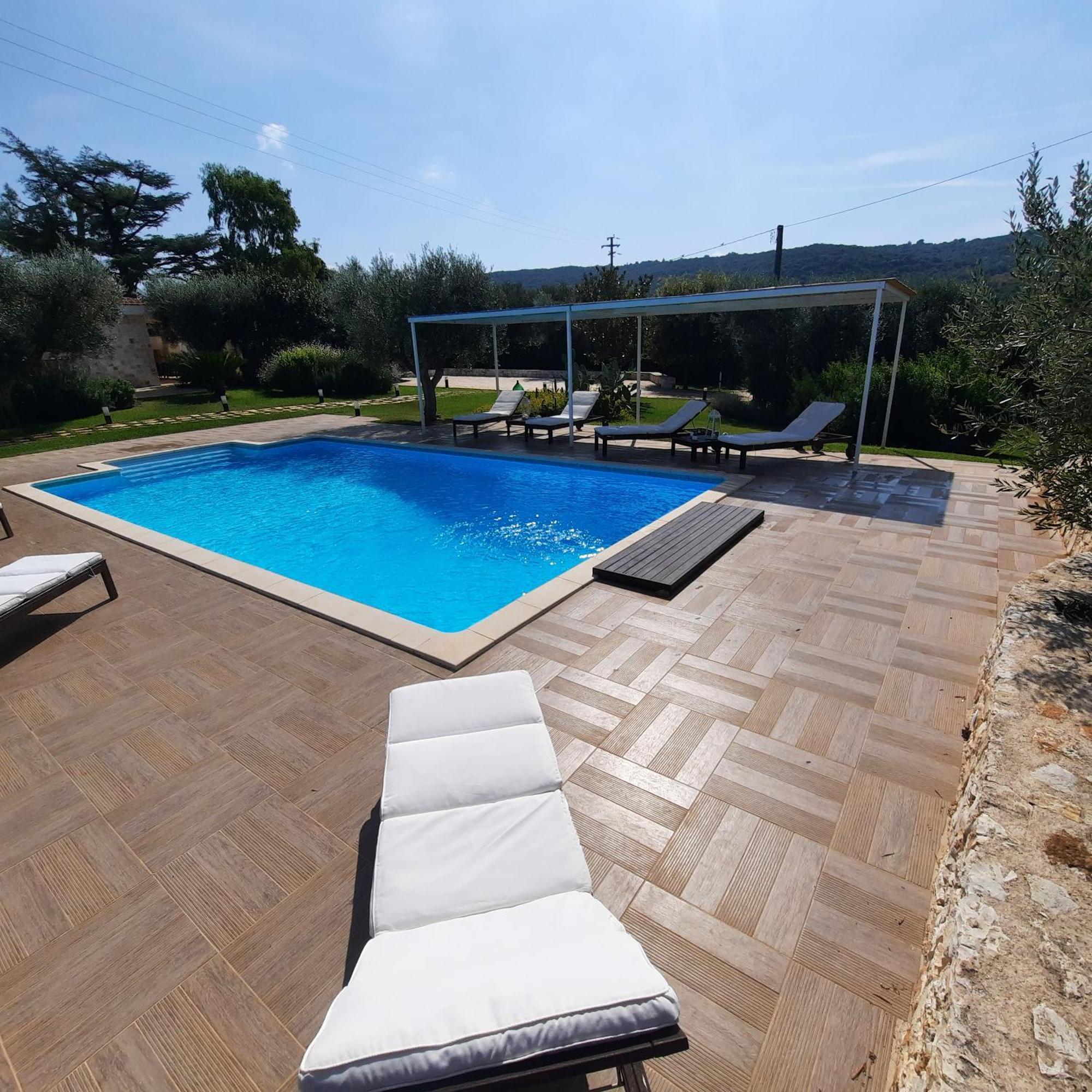 Villa Mest Pepp โมโนโปลี ภายนอก รูปภาพ